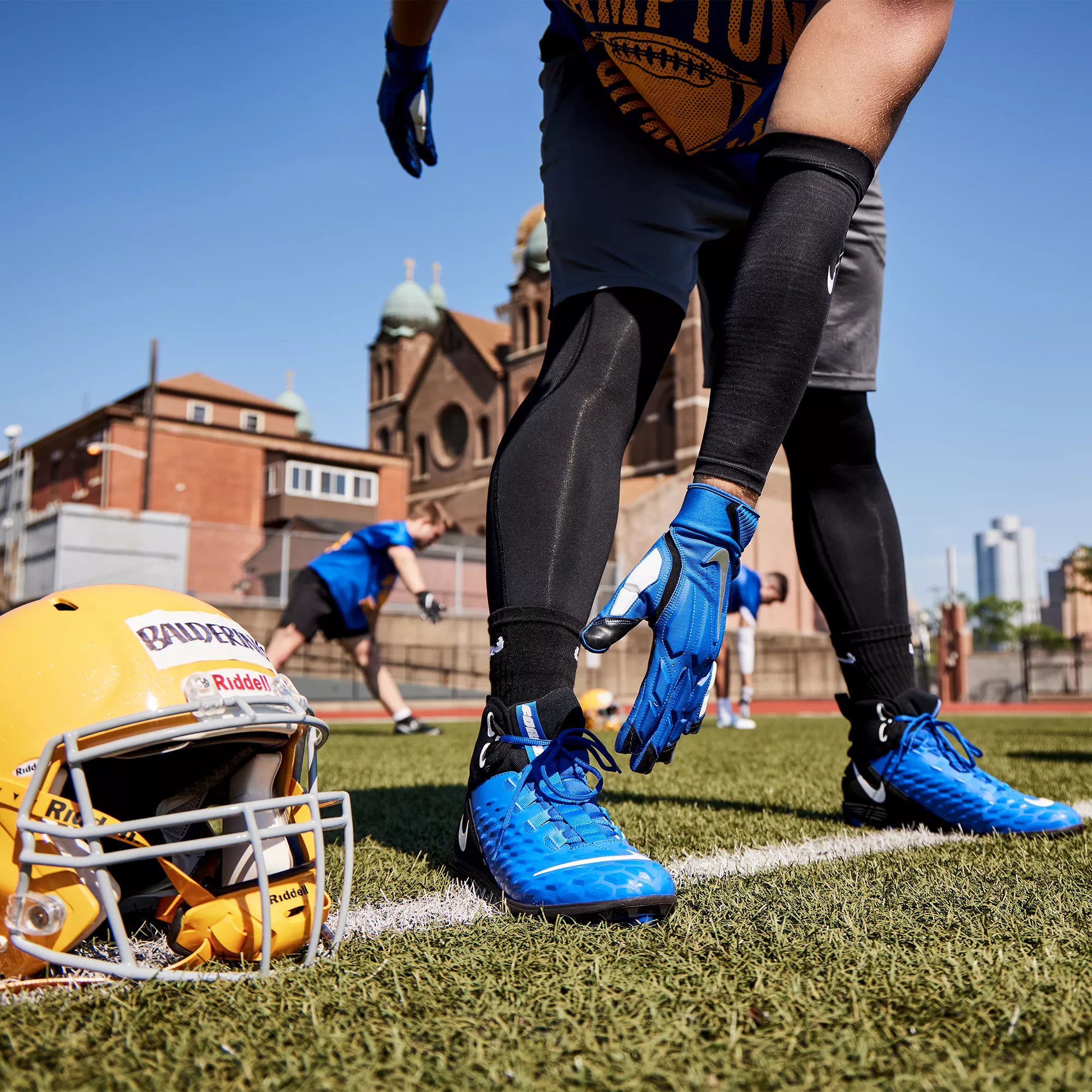 Nike Pro Adult Dri-FIT 4.0 Shivers 2 Nike Pro Adult Dri-FIT 4.0 Shivers - Image 2