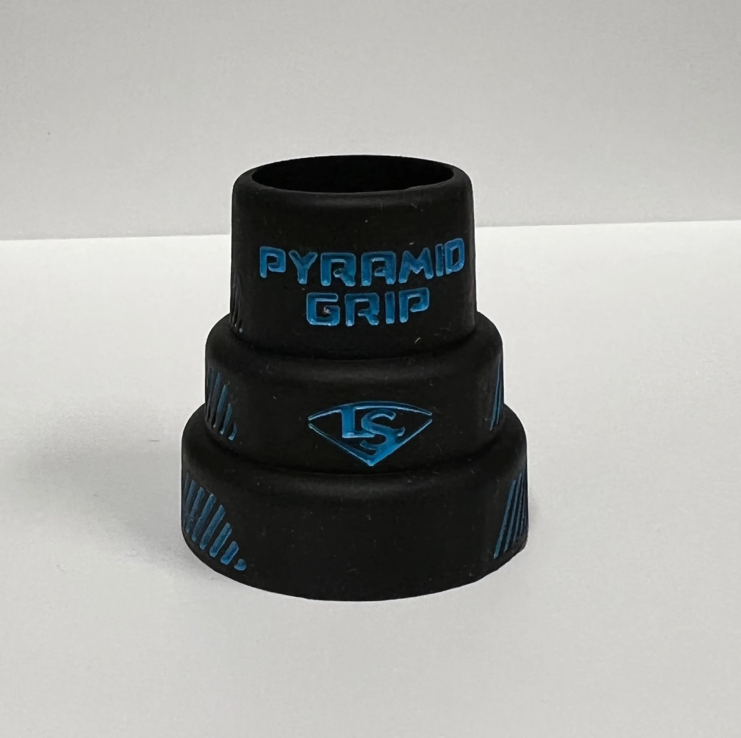 Louisville Slugger Pyramid Grips: Black/Blue 1 Louisville Slugger Pyramid Grips: Black/Blue